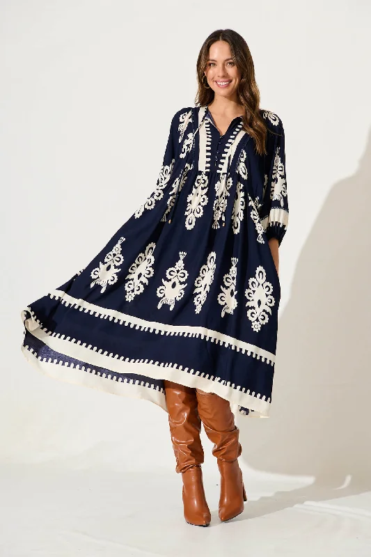 Barrymore Midi Dress In Navy With Cream Border Print