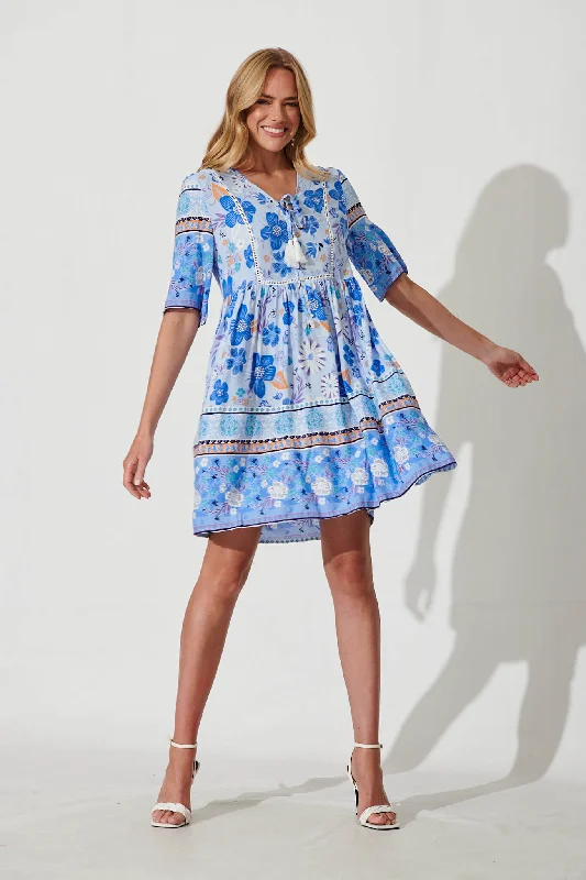 Shake It Out Dress In Blue Floral Print