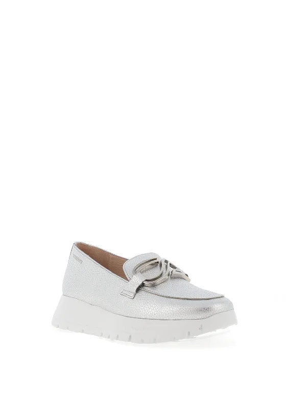 Wonders Pebbled Leather Buckle Loafers, Plata